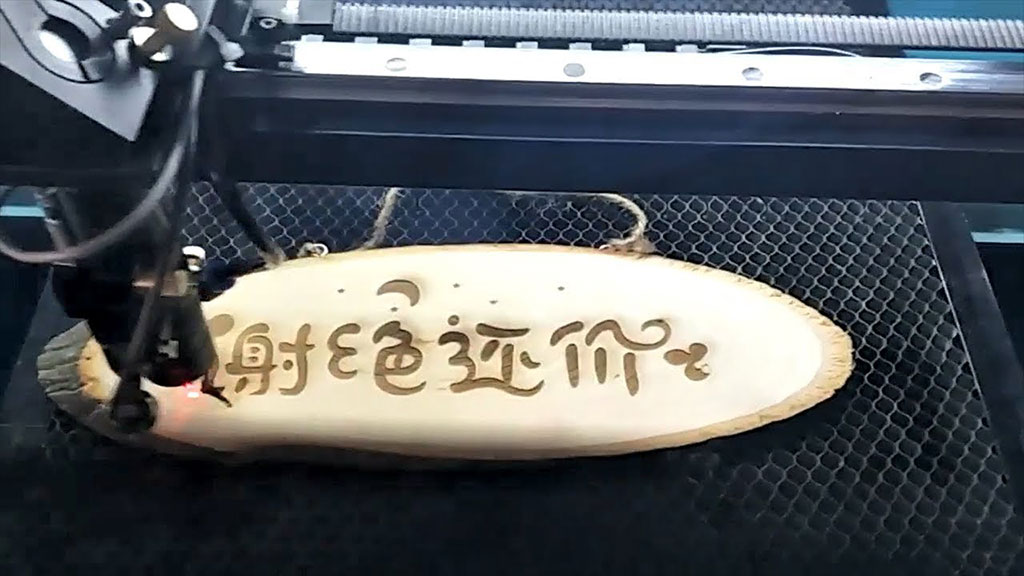 CO2 Laser Engraving Wood Crafts